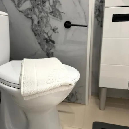 アパート Banovo Brdo Premium ベオグラード